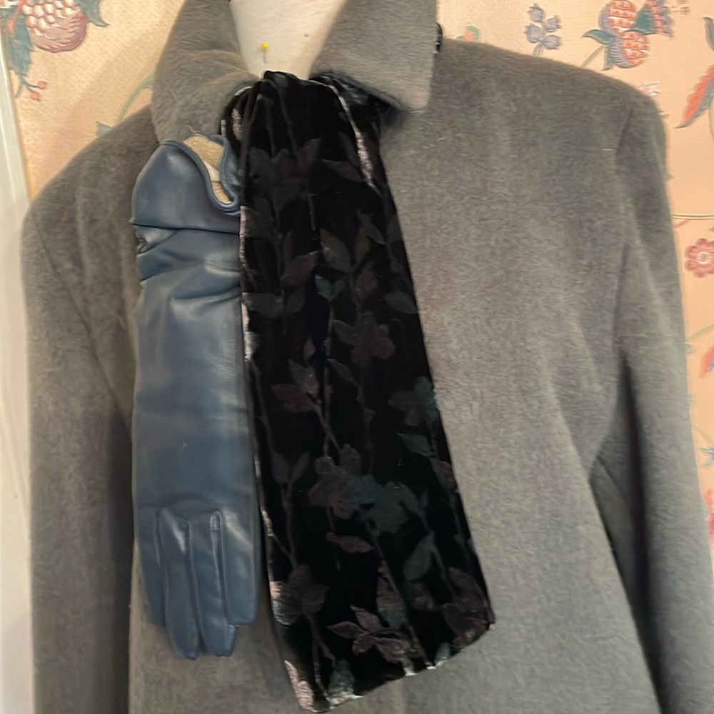 Vintage Linda Richard’s size 10, 100% wool maxi coat.